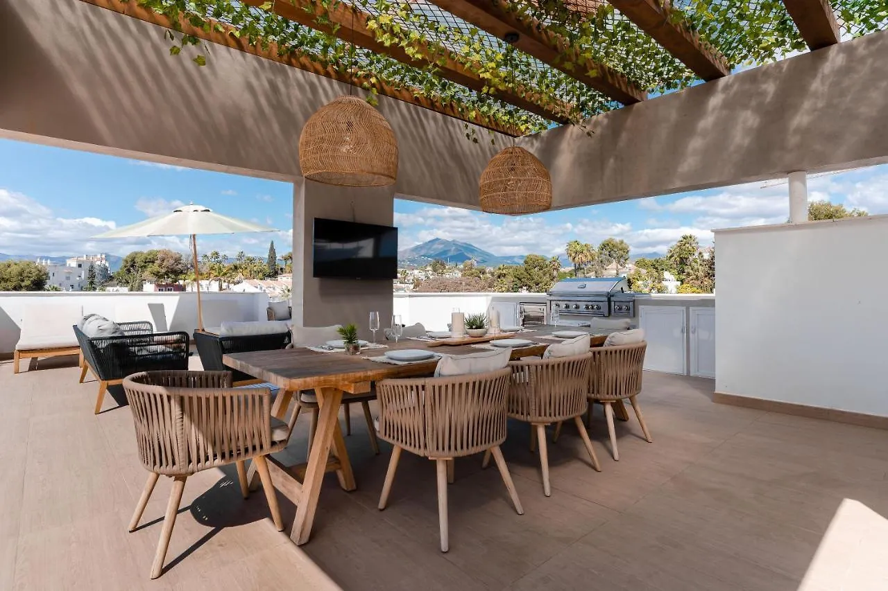 Penthouse - Royal Banus contacts